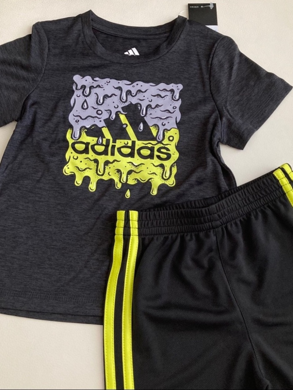 Adidas active performance shorts tee set 6205 - Picture 2 of 6